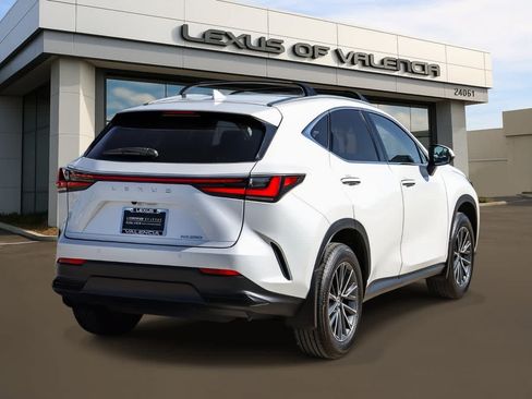Certified 2025 Lexus NX 250 FWD w/ Premium Package image 4
