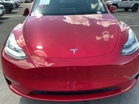 Used 2023 Tesla Model Y Long Range AWD/4WD image 23