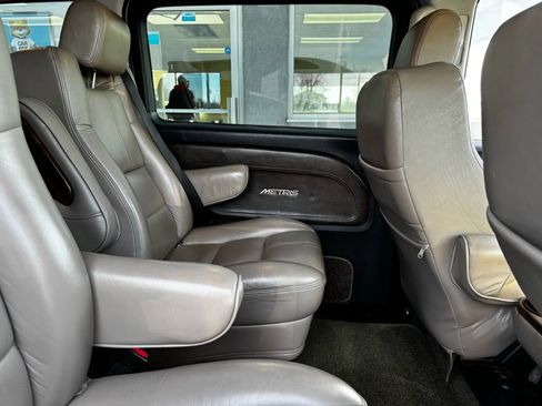 Used 2017 Mercedes-Benz Metris Passenger image 47