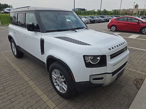 Used 2023 Land Rover Defender 110 S AWD/4WD image 3