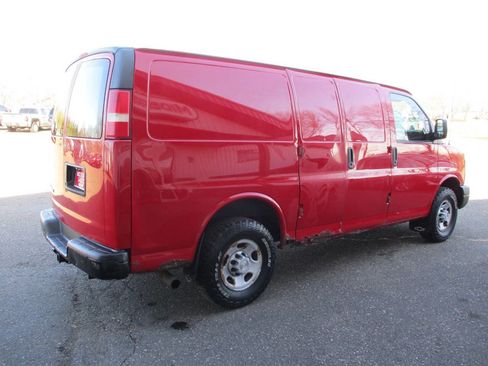 Used 2009 Chevrolet Express 3500 image 9