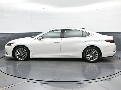 Used 2019 Lexus ES 350 Ultra Luxury w/ Accessory Package 2 FWD image 5