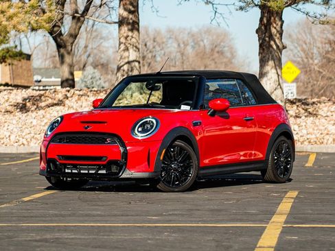 Certified 2022 MINI Cooper S image 2