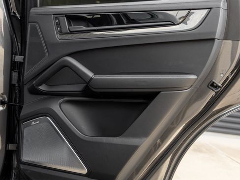 Certified 2025 Porsche Cayenne Turbo GT image 38