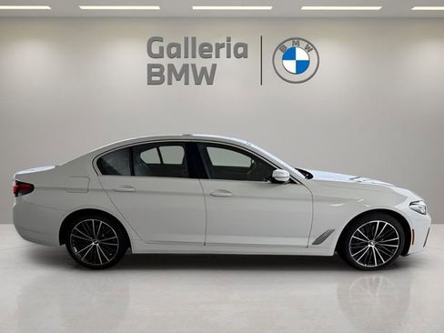Used 2023 BMW 540i w/ Premium Package image 7