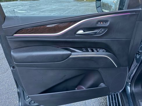 Used 2022 Cadillac Escalade Sport Platinum w/ Heavy-Duty Trailer Package AWD/4WD image 57
