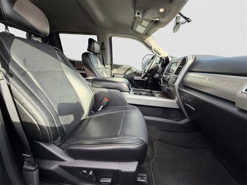 Used 2017 Ford F350 Lariat image 10