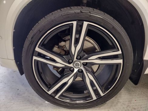 Used 2016 Volvo XC90 T6 R-Design w/ Vision Package AWD/4WD image 5