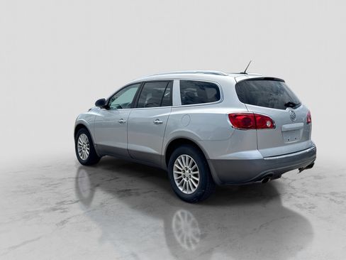 Used 2010 Buick Enclave CX FWD image 4