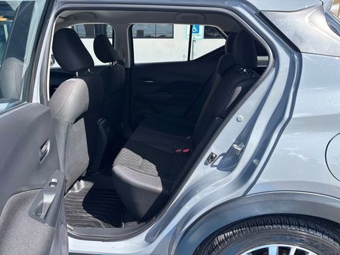 Used 2021 Nissan Kicks SV FWD image 18