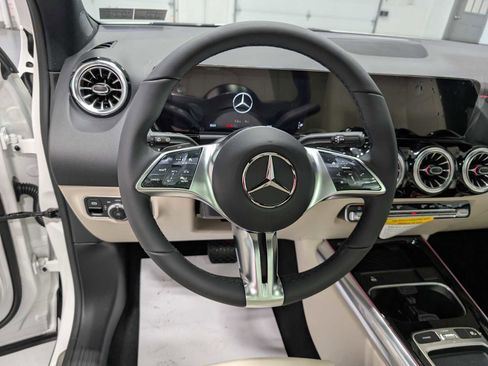 Used 2026 Mercedes-Benz GLA 250 4MATIC image 32