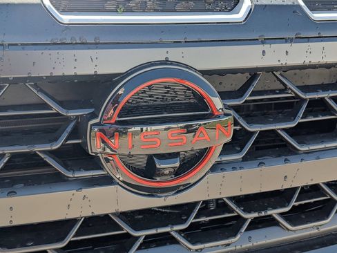 Used 2025 Nissan Frontier PRO-4X w/ Pro Convenience Package AWD/4WD image 5