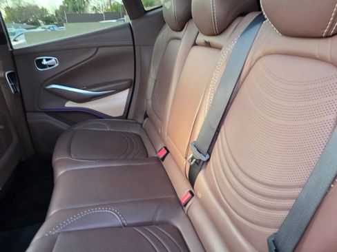 Used 2022 Aston Martin DBX image 24