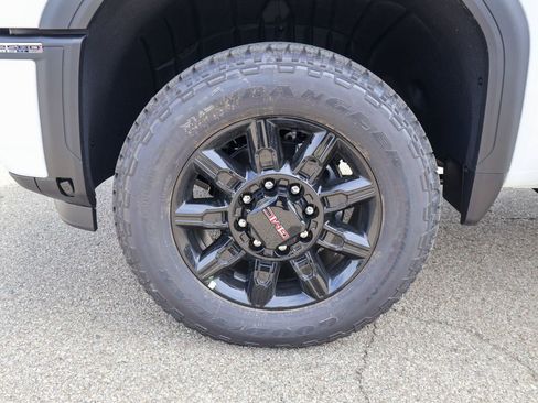 New 2026 GMC Sierra 2500 AT4 w/ AT4 Premium Plus Package AWD/4WD image 38