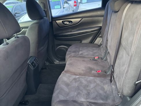 Used 2015 Nissan Rogue S FWD image 11