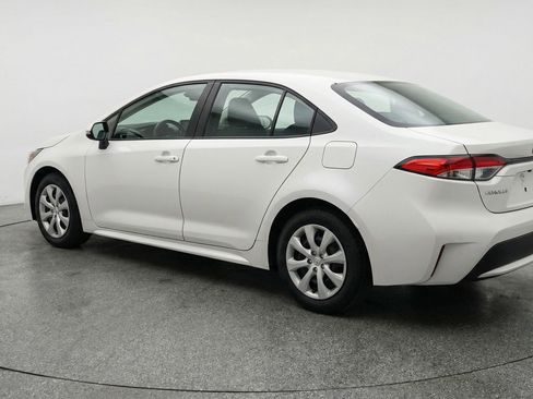 Used 2025 Toyota Corolla LE FWD image 6