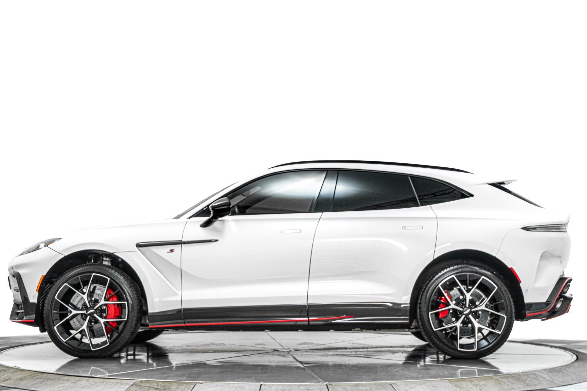 Used 2026 Aston Martin DBX S AWD/4WD image 6