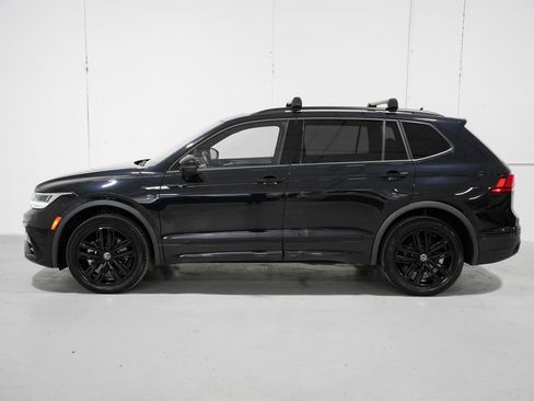Used 2022 Volkswagen Tiguan SE R-Line AWD/4WD image 2