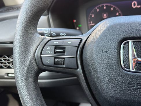 Used 2023 Honda Accord LX image 19