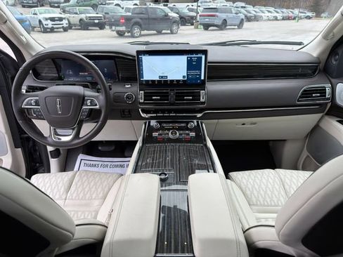 Used 2023 Lincoln Navigator Black Label image 18