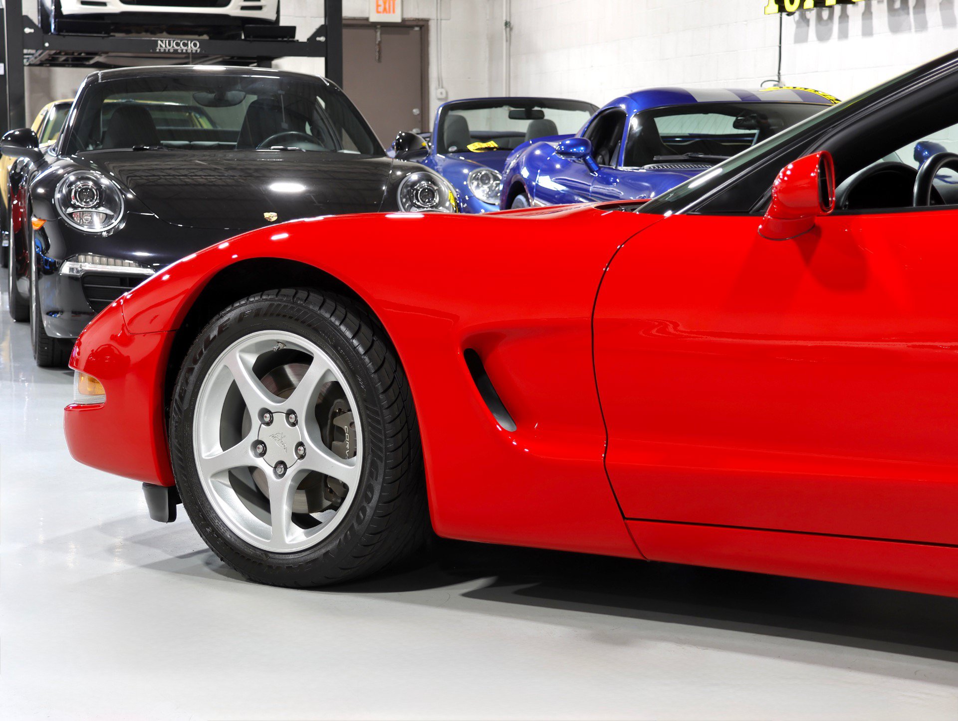 Used 2004 Chevrolet Corvette Convertible w/ Preferred Equipment Group RWD image 39