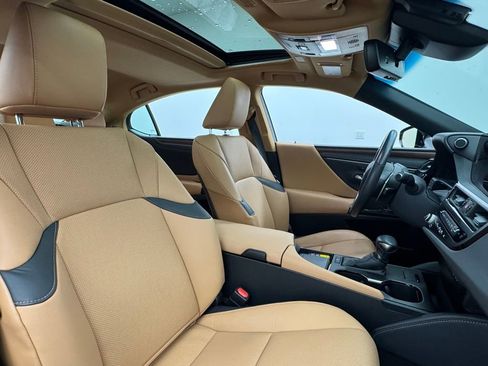 Used 2024 Lexus ES 350 w/ Premium Package FWD image 37