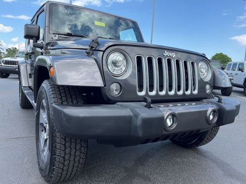 Used 2017 Jeep Wrangler Unlimited Sahara w/ Connectivity Group AWD/4WD image 65