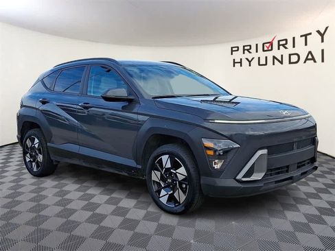 Used 2024 Hyundai Kona SEL image 3