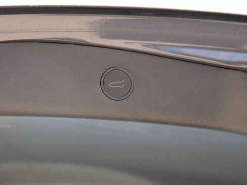 Used 2023 Tesla Model 3 Standard Range image 38