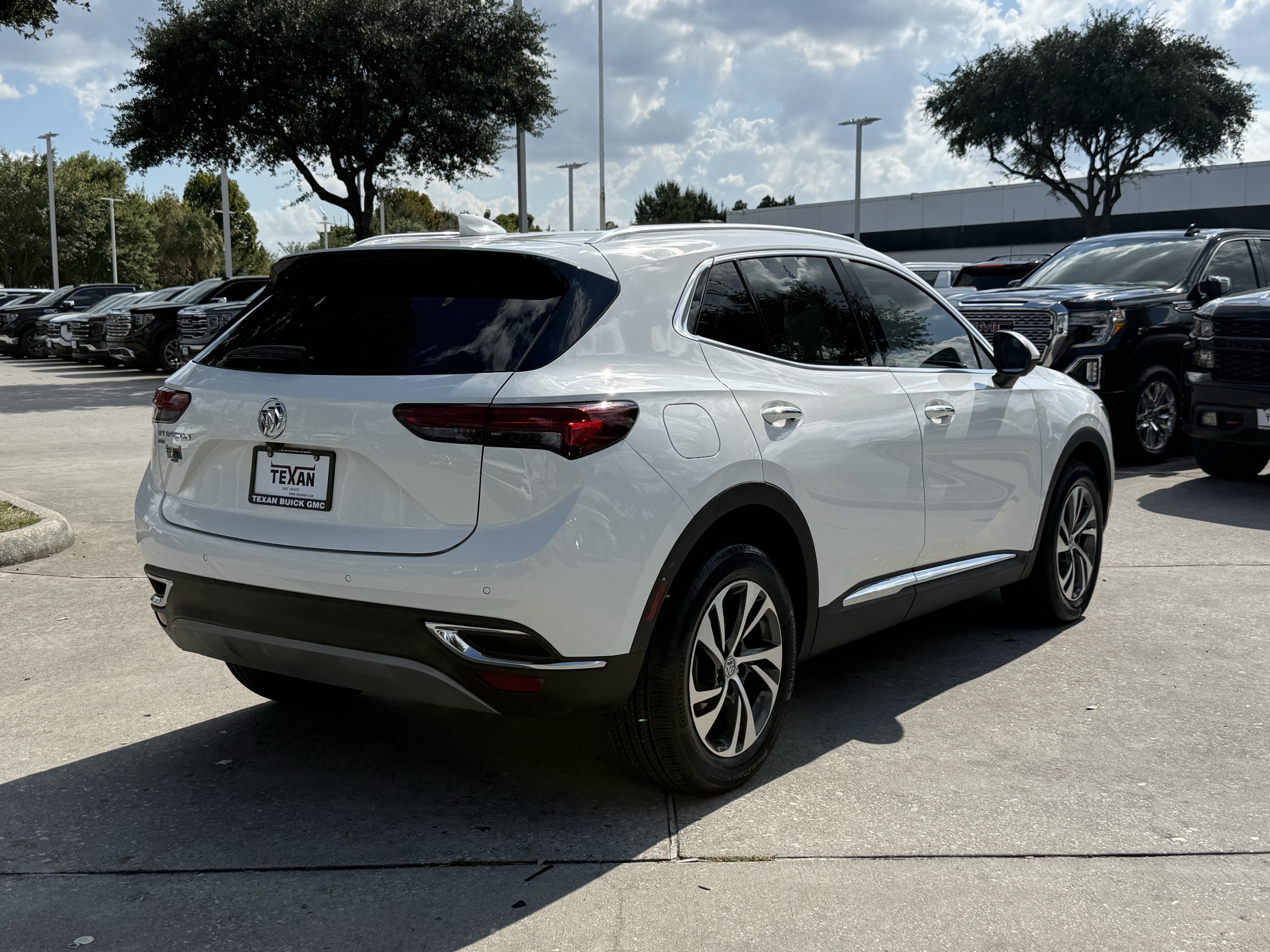 Used 2023 Buick Envision Essence w/ Technology Package I AWD/4WD image 5