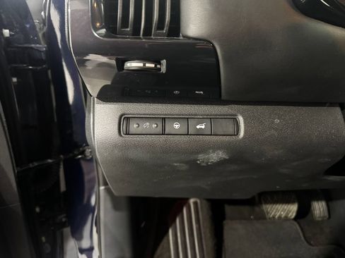 Used 2025 Nissan Pathfinder SV AWD/4WD image 35