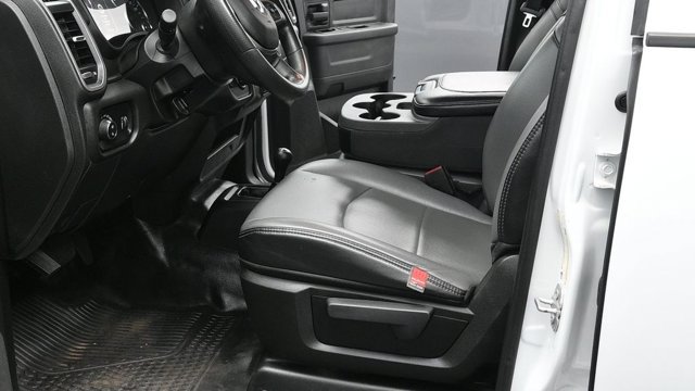 Used 2024 RAM 2500 Tradesman w/ Chrome Appearance Group AWD/4WD image 17