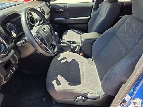 Used 2017 Toyota Tacoma TRD Sport RWD image 10