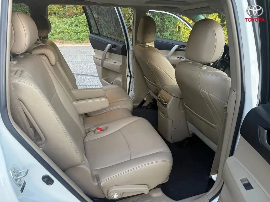 Used 2013 Toyota Highlander SE AWD/4WD image 15