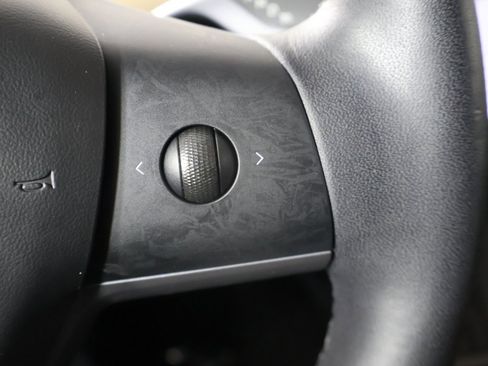 Used 2020 Tesla Model 3 Standard Range image 40