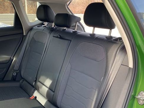 New 2026 Volkswagen Taos SE image 31