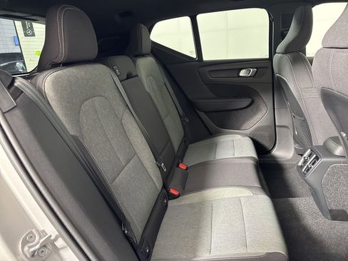 Used 2025 Volvo XC40 B5 Core AWD/4WD image 16