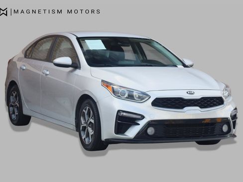 Used 2019 Kia Forte LXS FWD image 4
