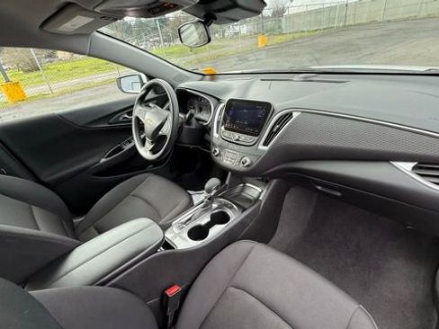 Used 2024 Chevrolet Malibu LT image 15