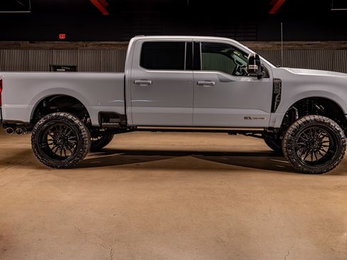 Used 2026 Ford F250 Platinum image 11