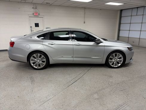 Used 2015 Chevrolet Impala LTZ FWD image 3