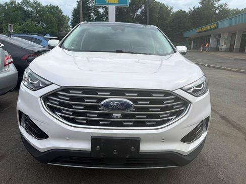 Used 2019 Ford Edge Titanium w/ Equipment Group 301A AWD/4WD image 2