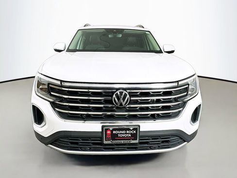 Used 2024 Volkswagen Atlas SE image 2
