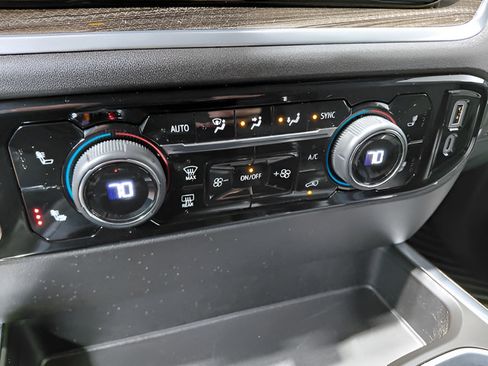 Used 2025 Chevrolet Silverado 1500 RST AWD/4WD image 35