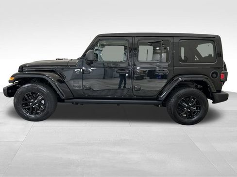 Used 2023 Jeep Wrangler Freedom Edition image 2