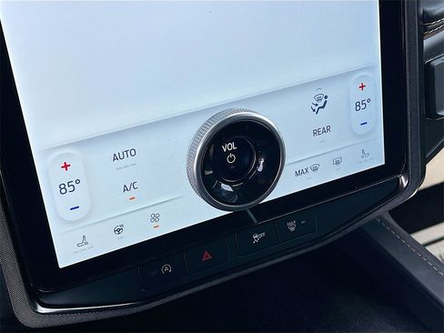 Used 2022 Ford Expedition Platinum image 16