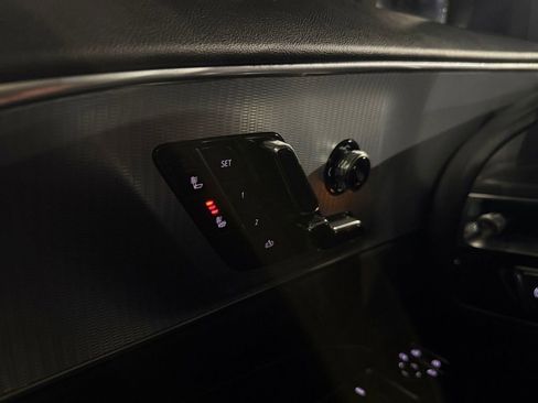 Used 2024 Cadillac Lyriq Tech image 36