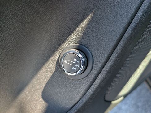 Used 2024 Chevrolet Blazer LT w/ Convenience Package image 21