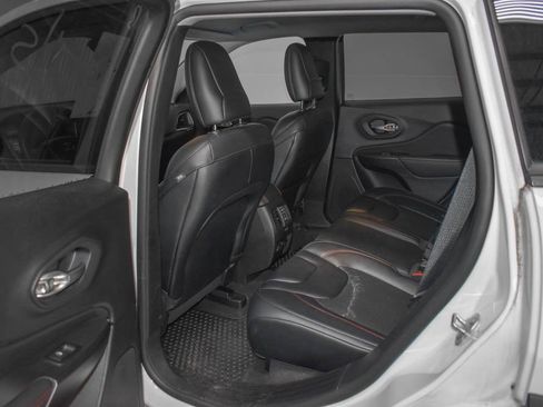 Used 2022 Jeep Cherokee Trailhawk image 22