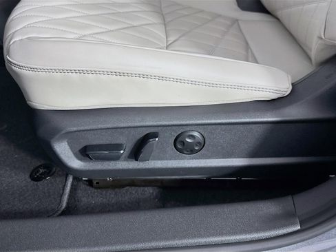 New 2026 Nissan Sentra SL w/ Floor Mat Package FWD image 21
